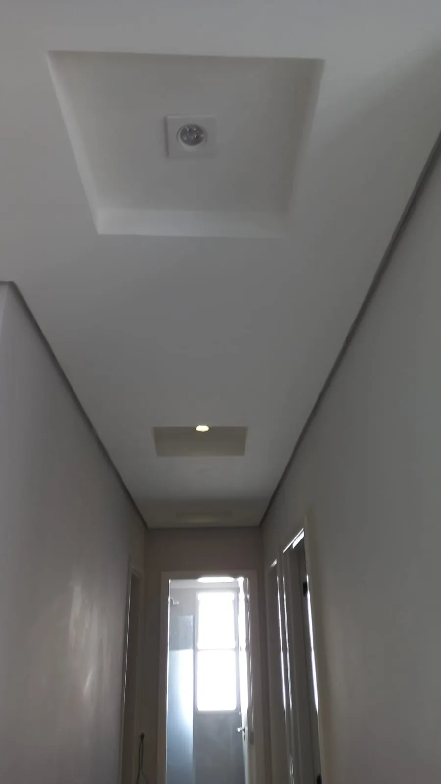 Forro de gesso com acabamento liso