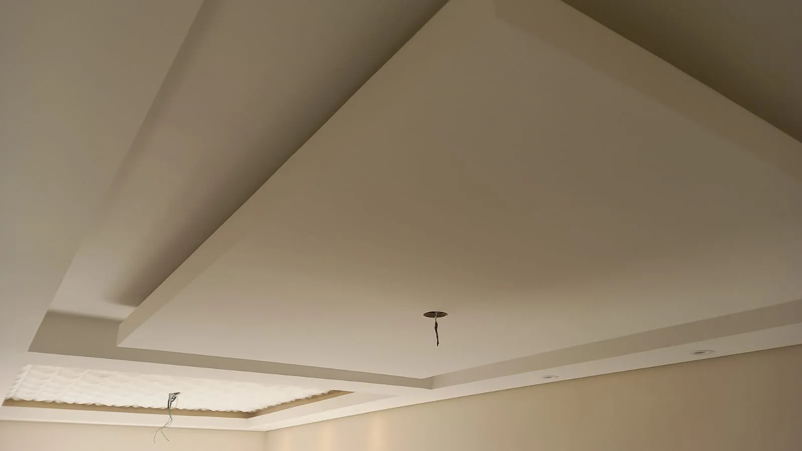 Acabamento de sanca de gesso